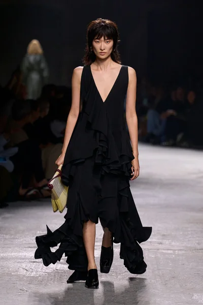 Look 60